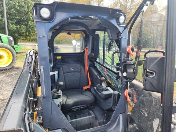 2023 John-Deere 325G