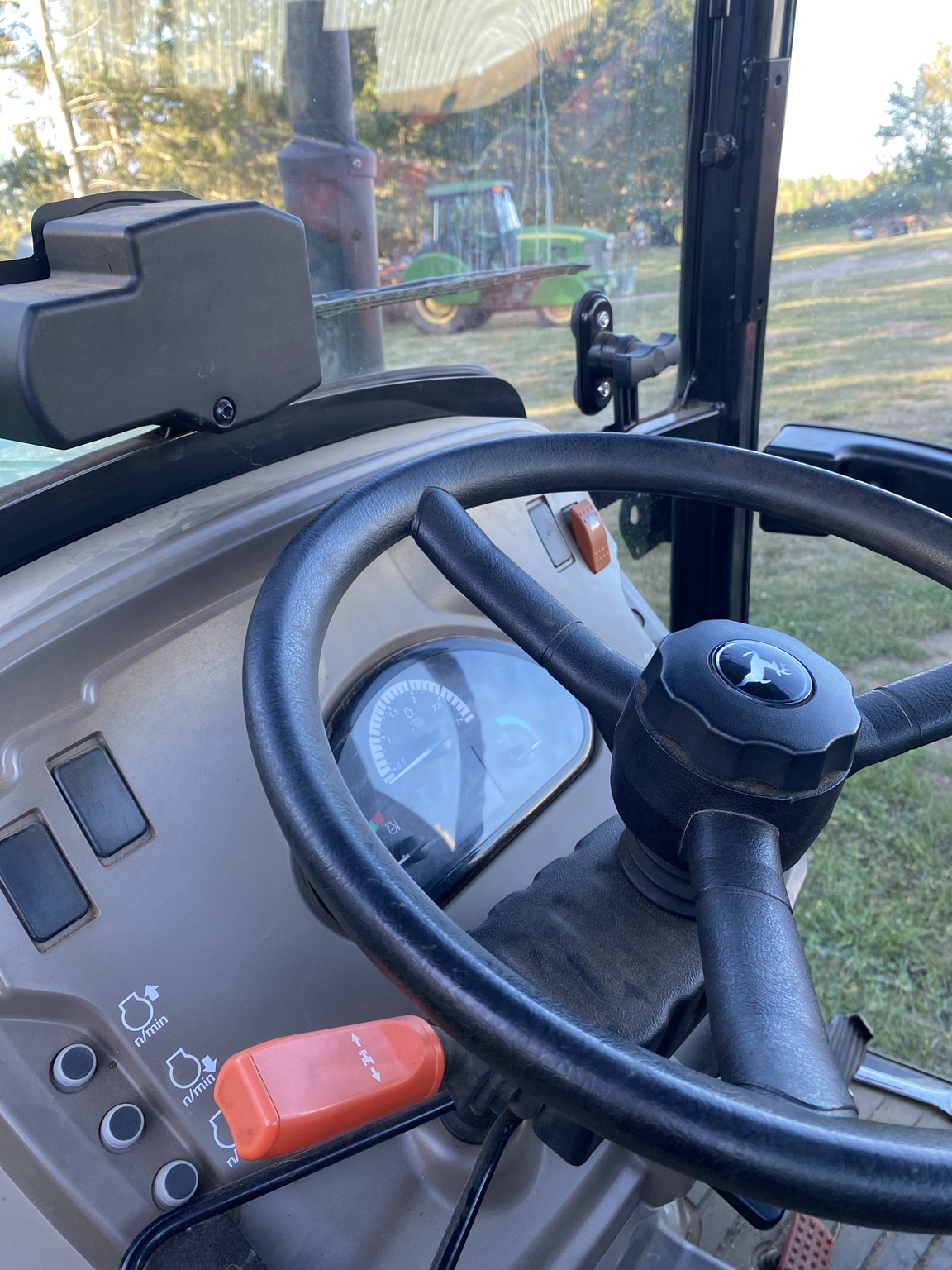 2017 John Deere 5100GN Image 14
