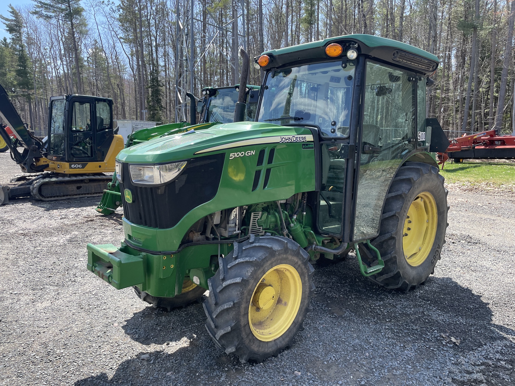 2017 John Deere 5100GN Image 6