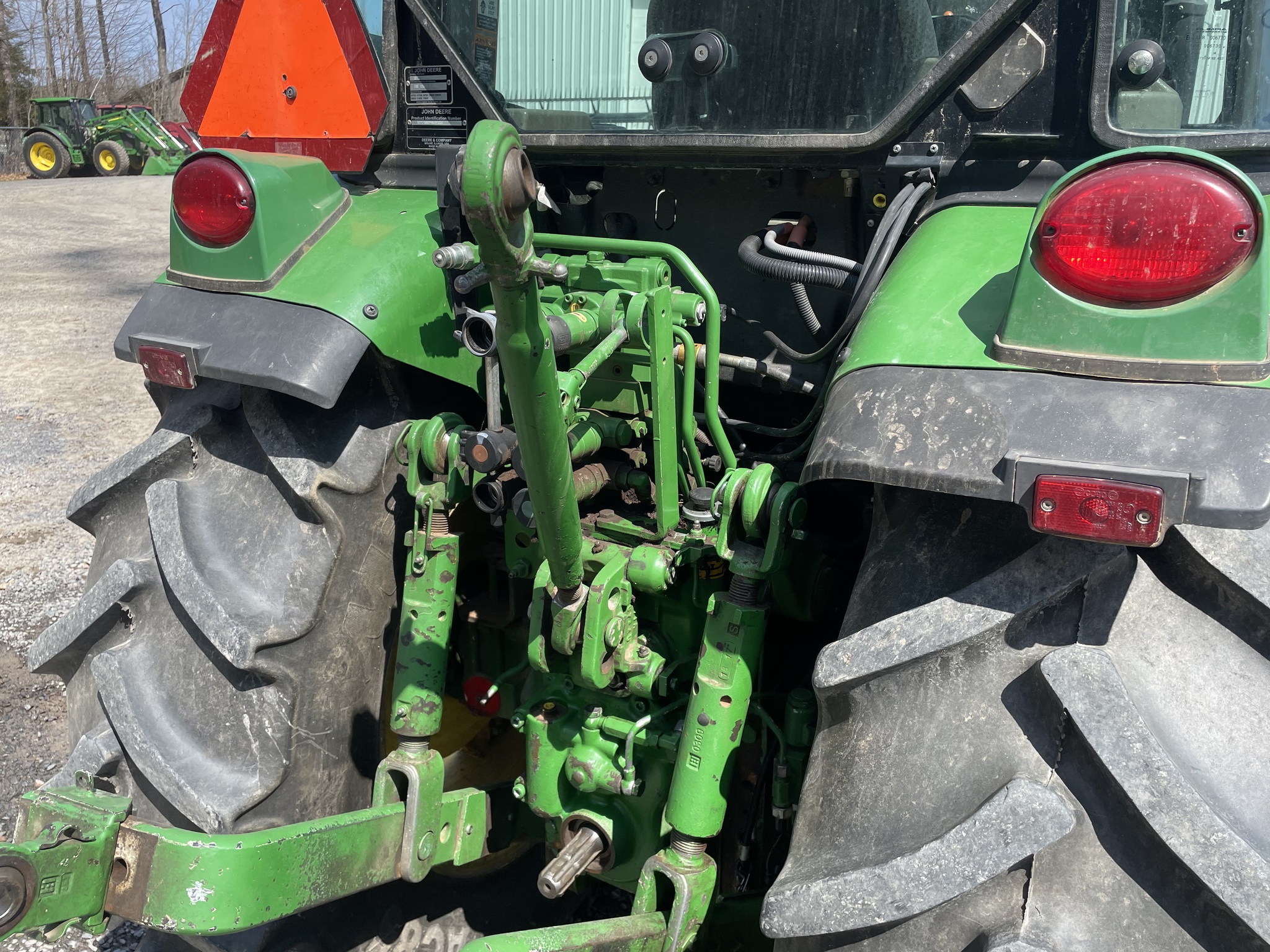 2017 John Deere 5100GN Image 10