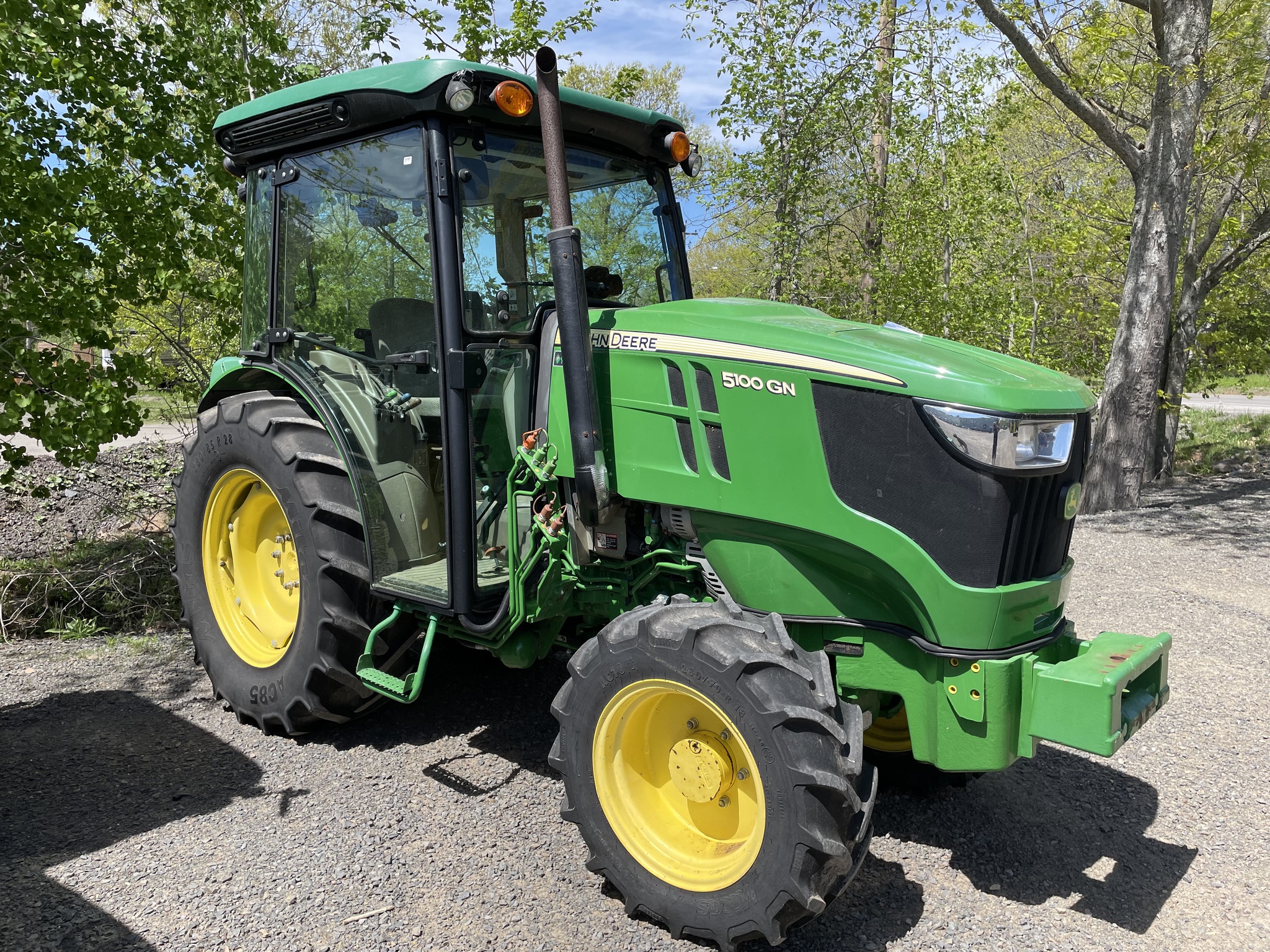 2017 John Deere 5100GN Image 5