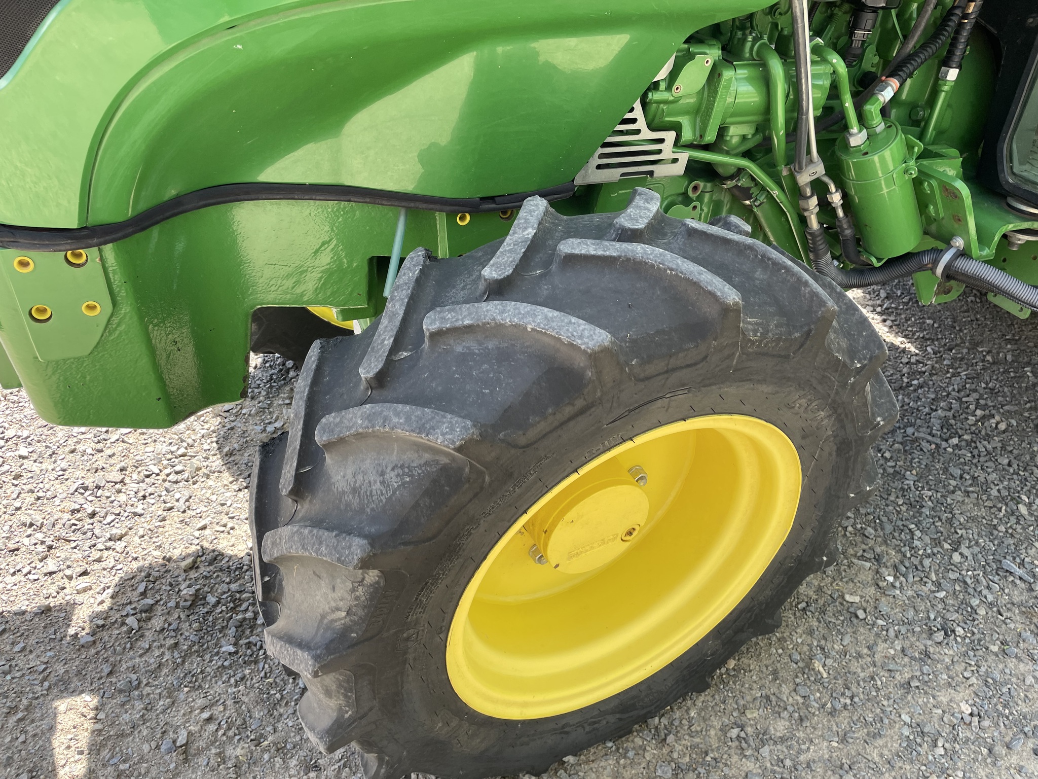 2017 John Deere 5100GN Image 17