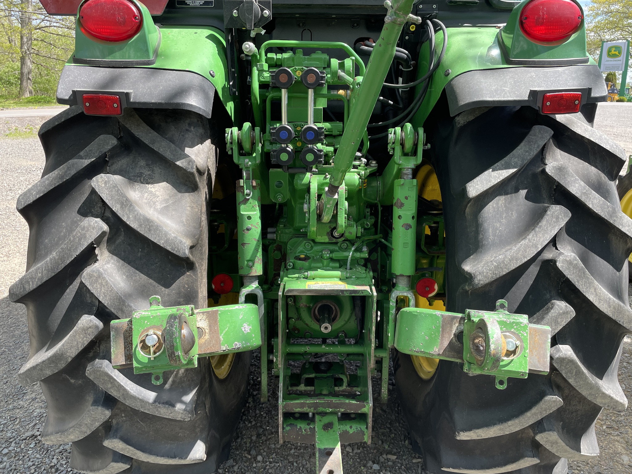 2017 John Deere 5100GN Image 2