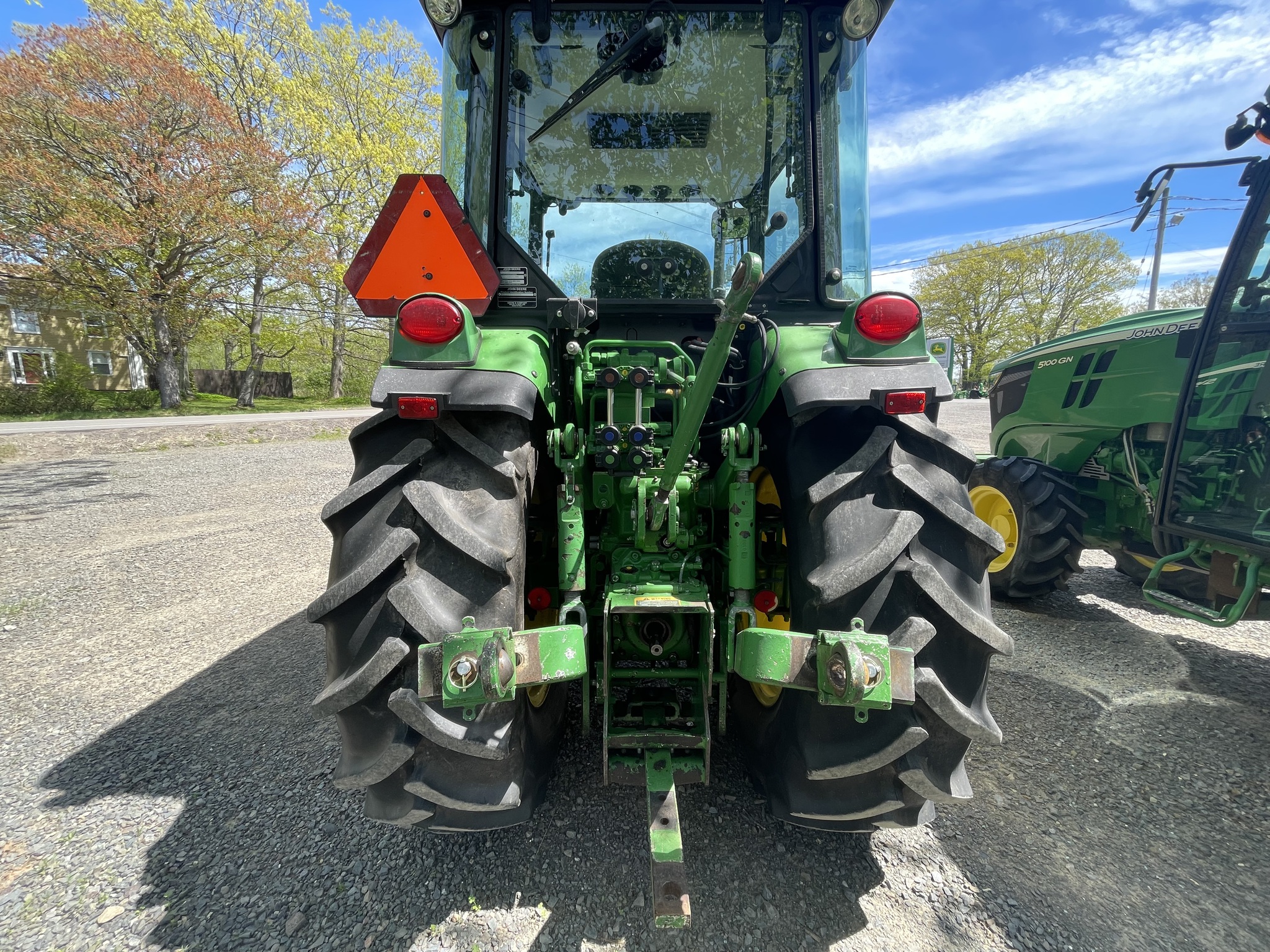 2017 John Deere 5100GN Image 3