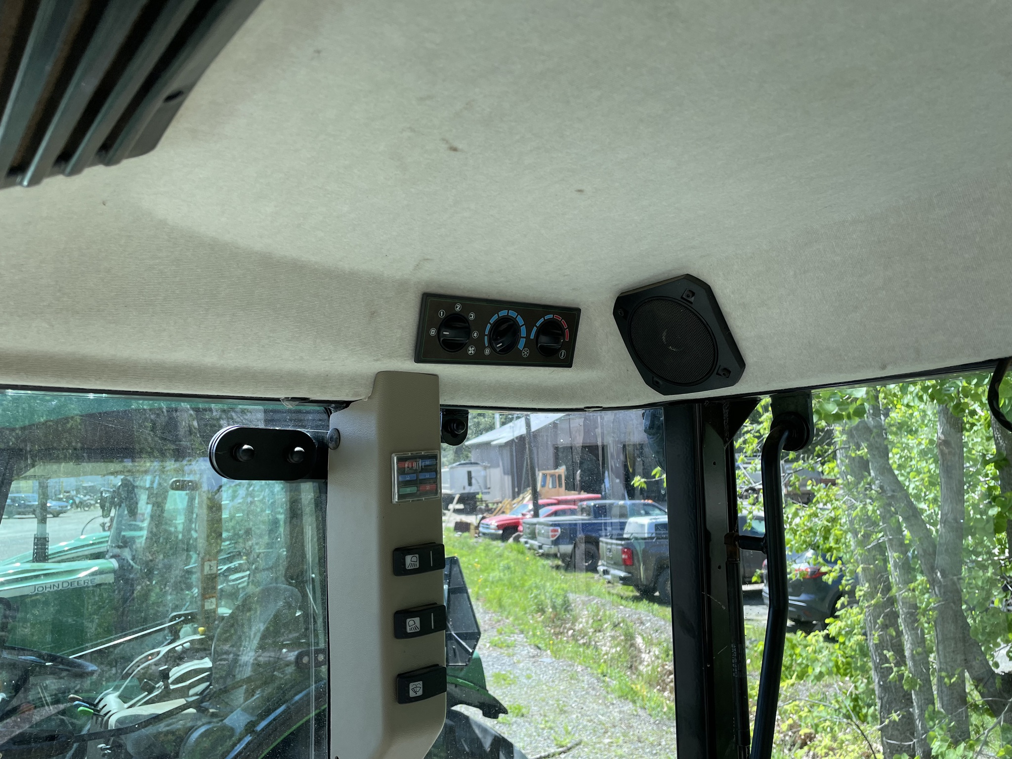 2017 John Deere 5100GN Image 22