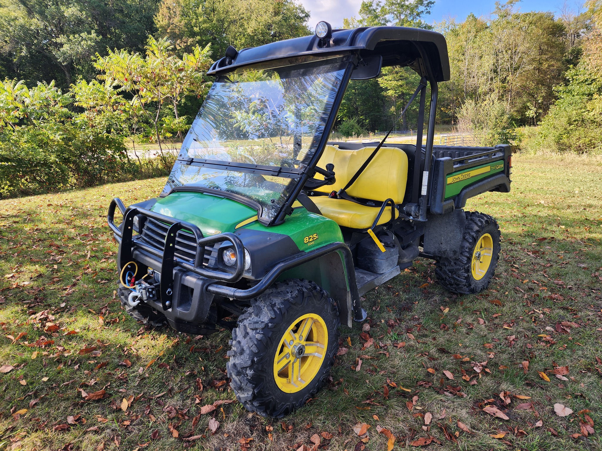 2011 John Deere XUV 825I GREEN Image 1