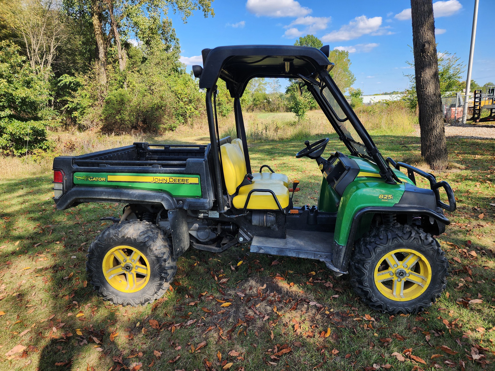 2011 John Deere XUV 825I GREEN Image 4