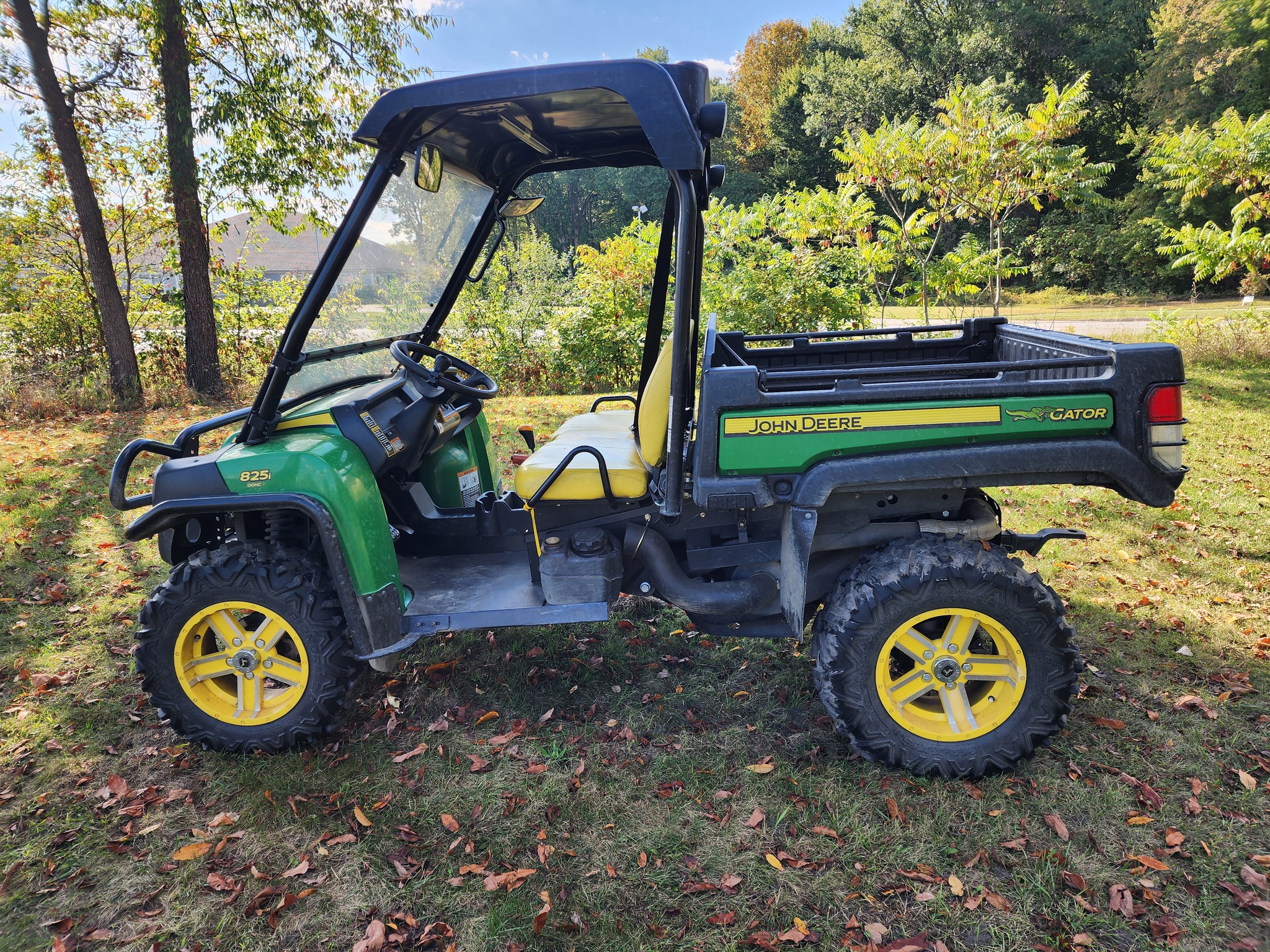 2011 John Deere XUV 825I GREEN Image 8