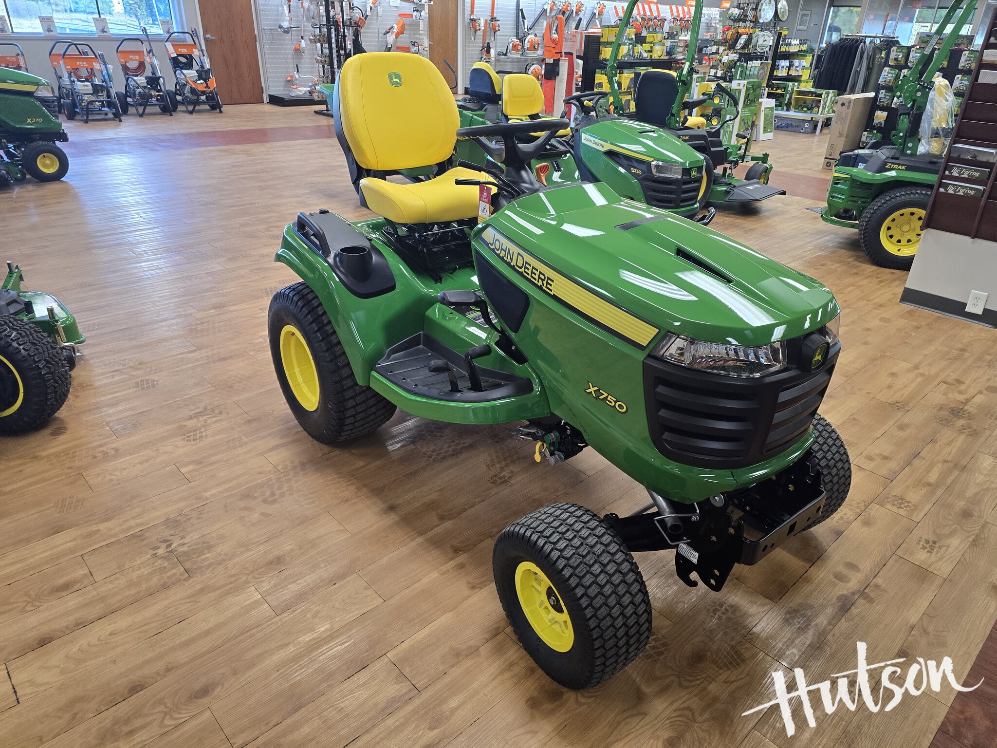 2024 John Deere X750
