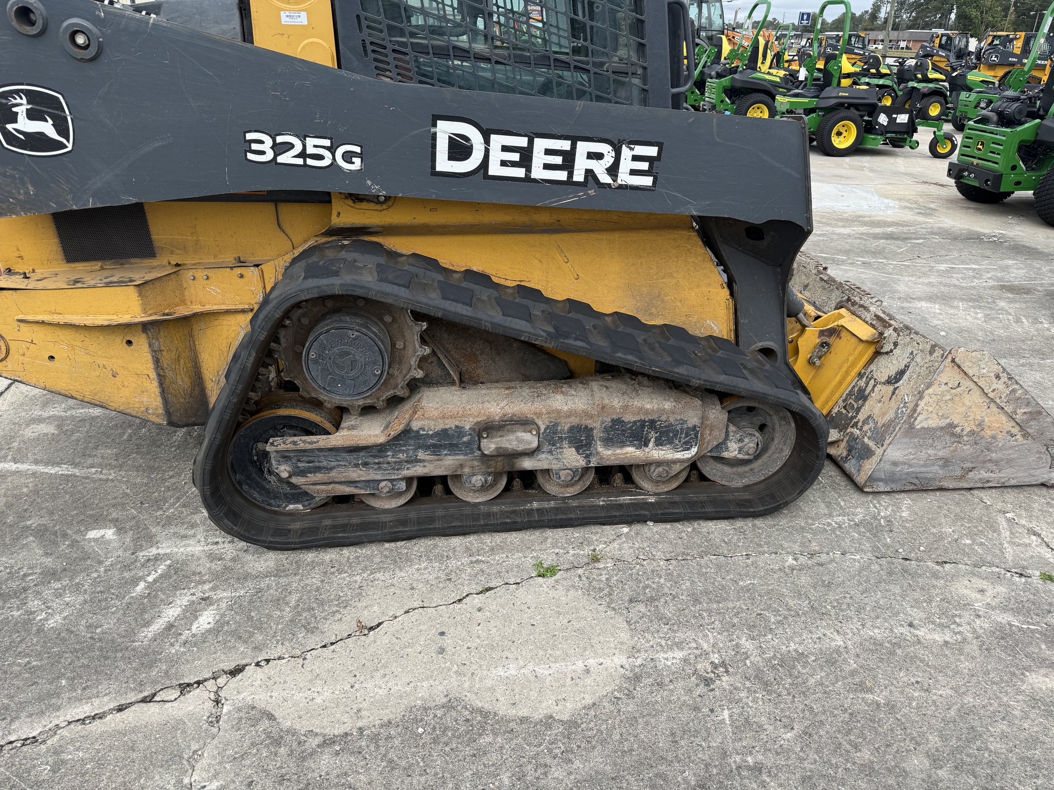 2019 John Deere 325G Image 5