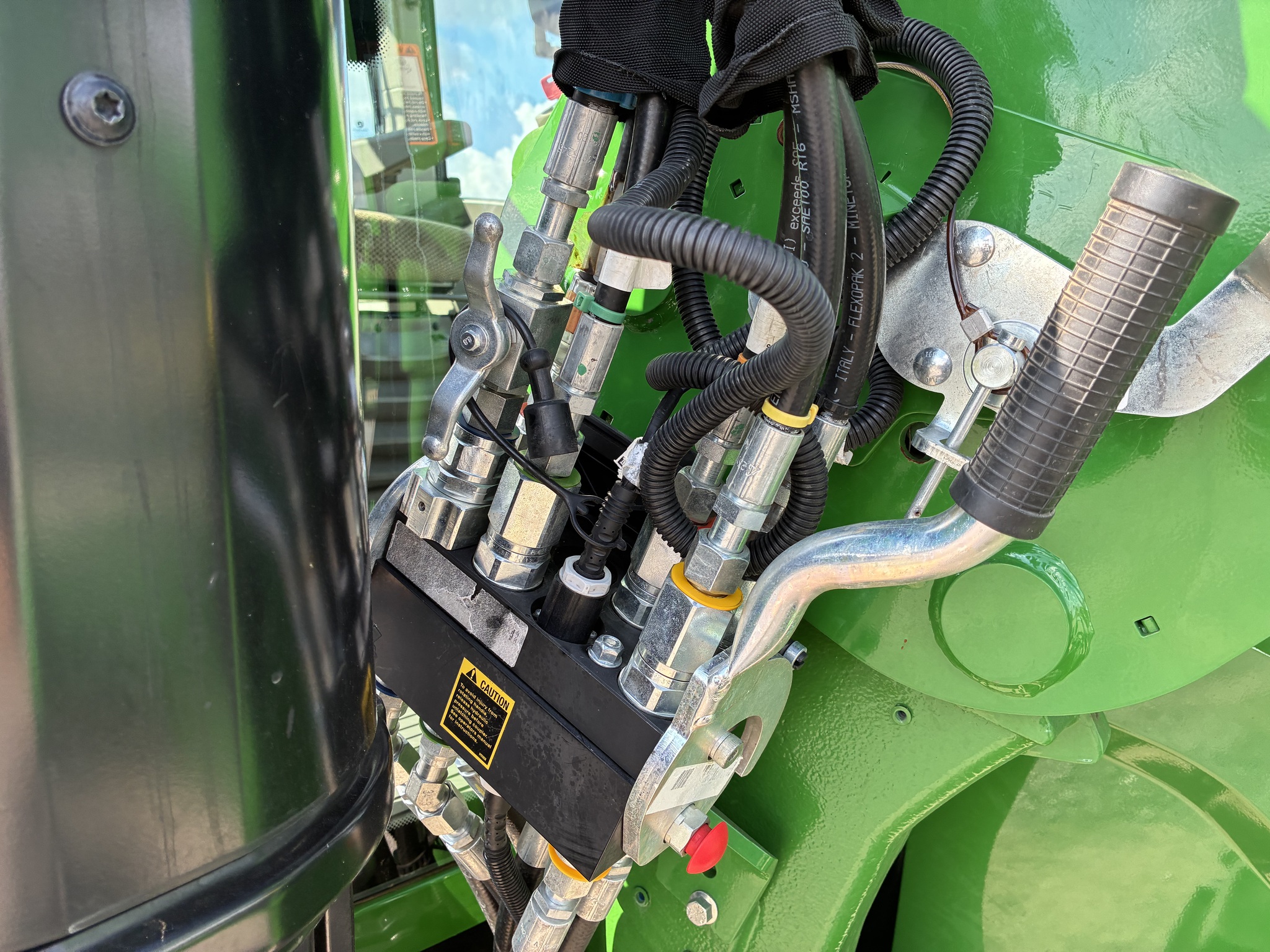 2024 John Deere 6120M Image 10