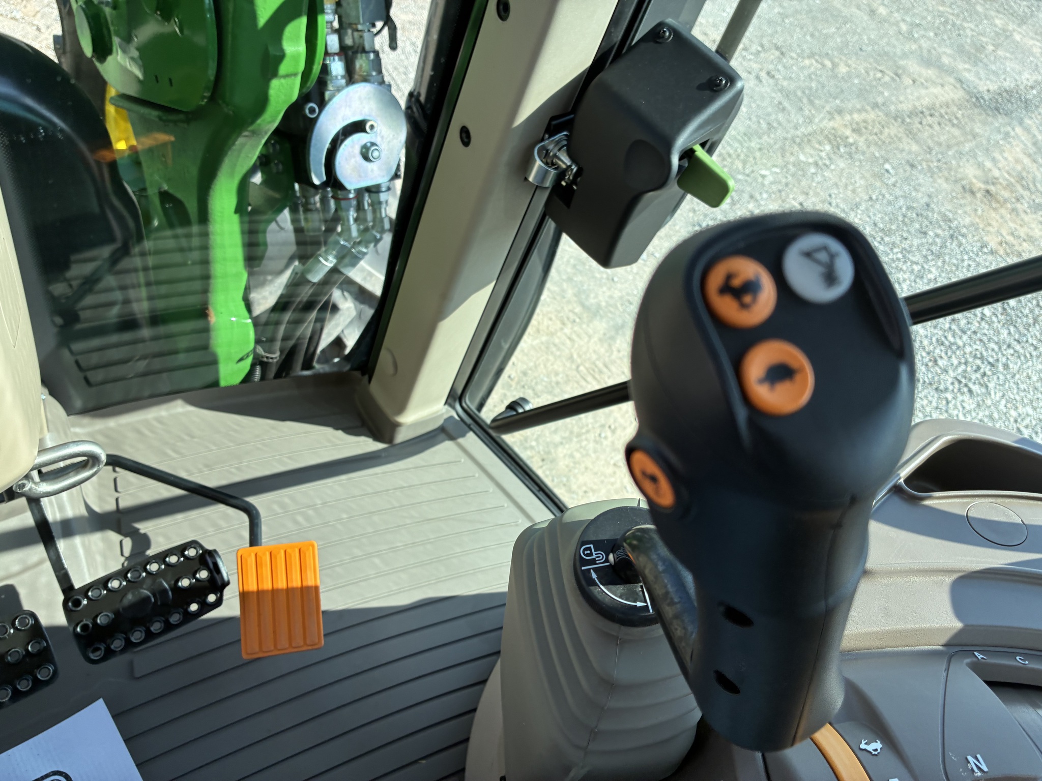 2024 John Deere 6120M Image 6