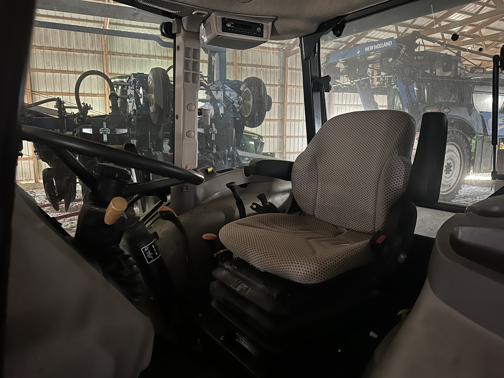 2022 John Deere 5075E Image 3