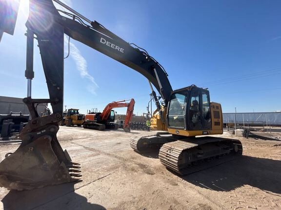 Photo of a 2023 John Deere 245P