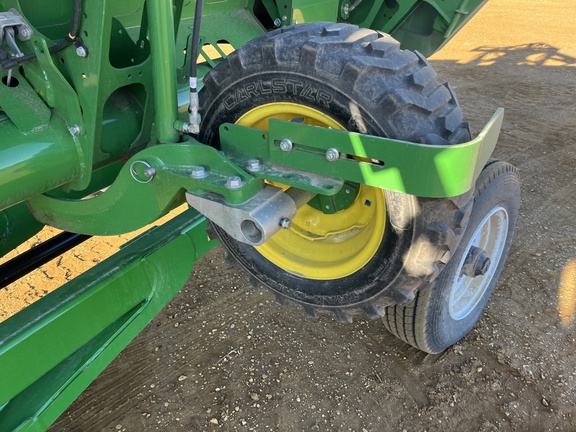 Used 2025 John Deere HDR 50 Combine Platforms at Horizon Ag & Turf in High Prairie, AB - Photo7