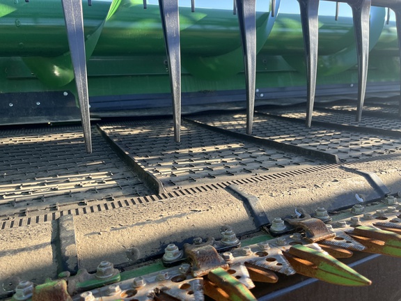 Used 2025 John Deere HDR 50 Combine Platforms at Horizon Ag & Turf in High Prairie, AB - Photo6