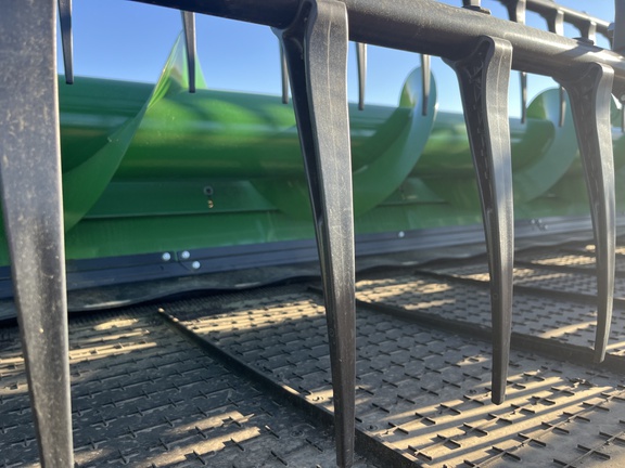 Used 2025 John Deere HDR 50 Combine Platforms at Horizon Ag & Turf in High Prairie, AB - Photo12