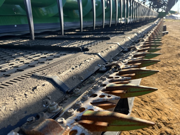 Used 2025 John Deere HDR 50 Combine Platforms at Horizon Ag & Turf in High Prairie, AB - Photo11