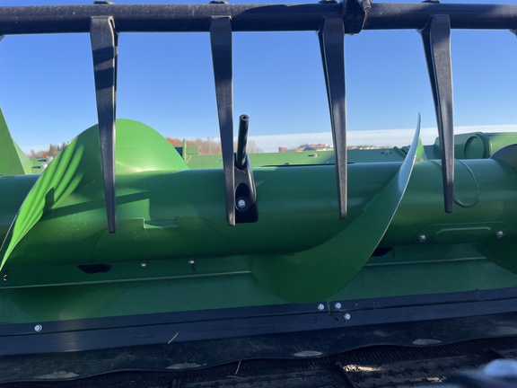 Used 2025 John Deere HDR 50 Combine Platforms at Horizon Ag & Turf in High Prairie, AB - Photo13