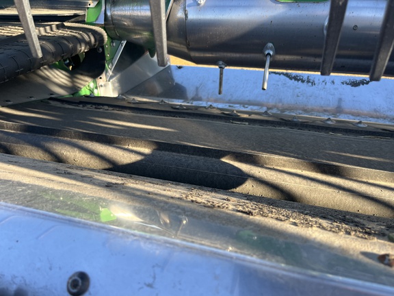 Used 2025 John Deere HDR 50 Combine Platforms at Horizon Ag & Turf in High Prairie, AB - Photo17