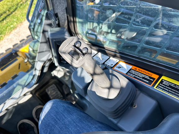 2024 John-Deere 325G