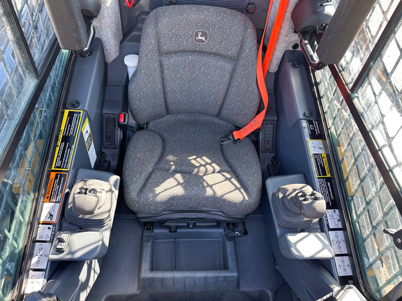 2024 John-Deere 325G