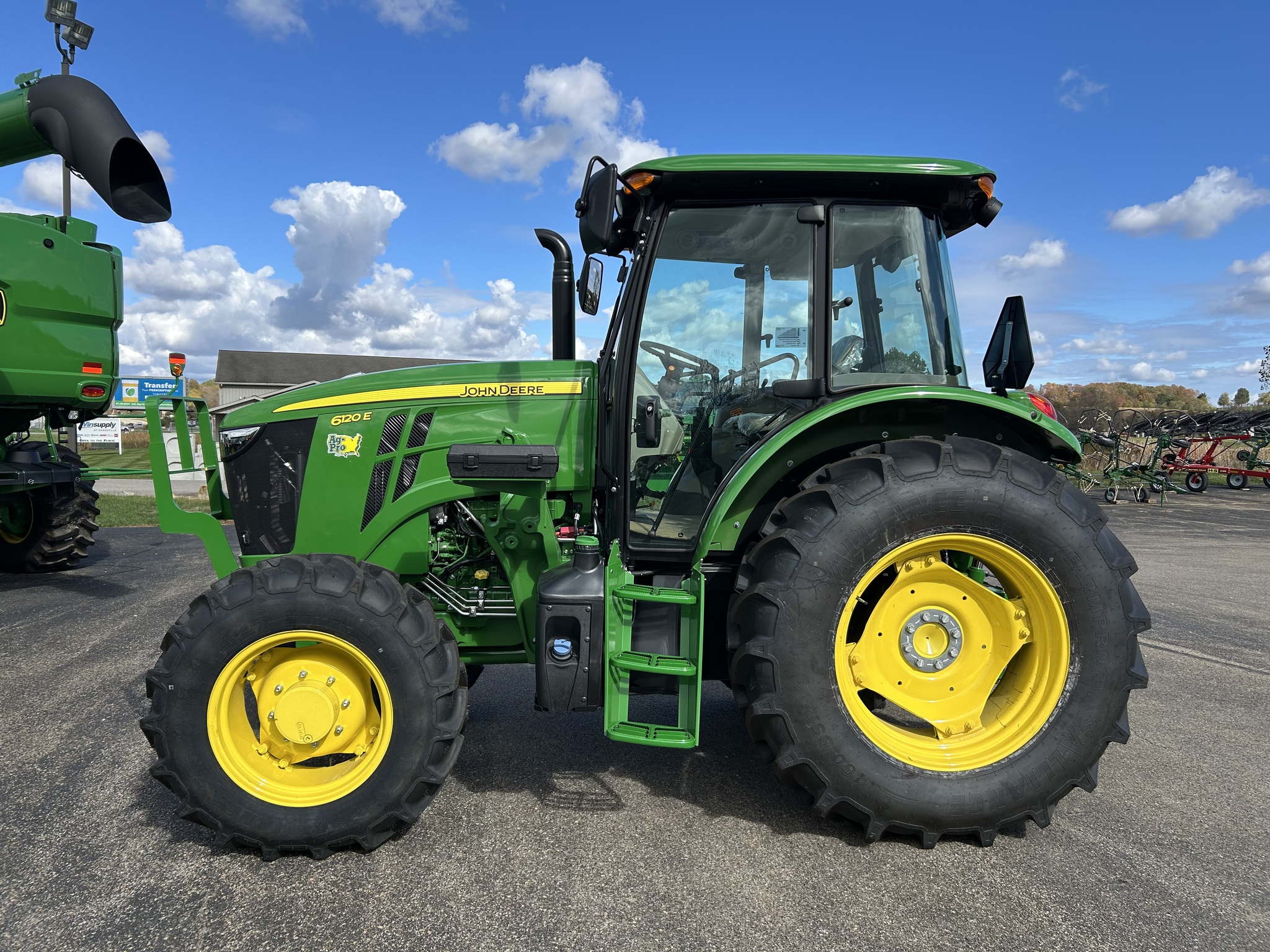 2025 John Deere 6120E Image 2