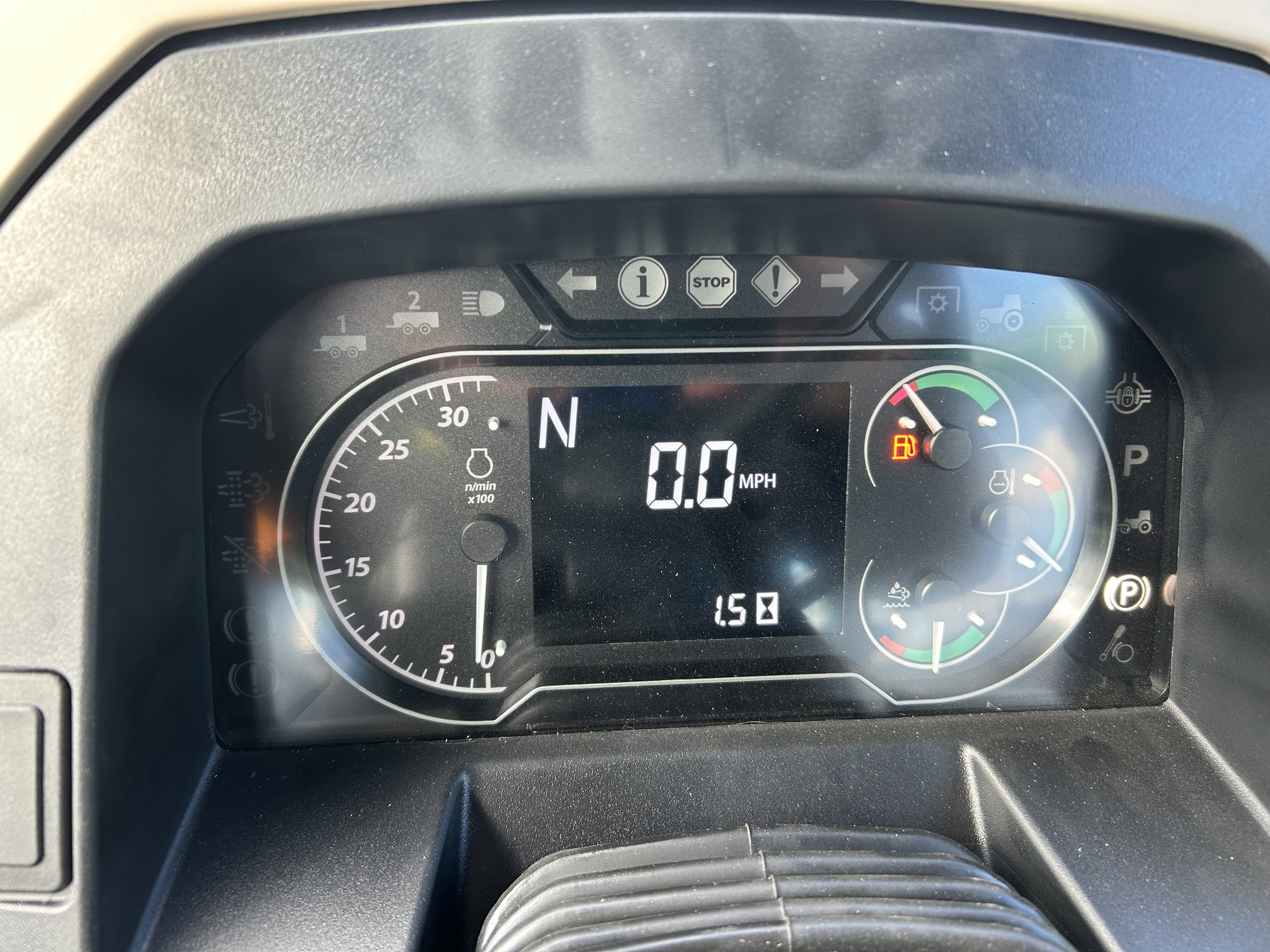 2025 John Deere 6120E Image 10