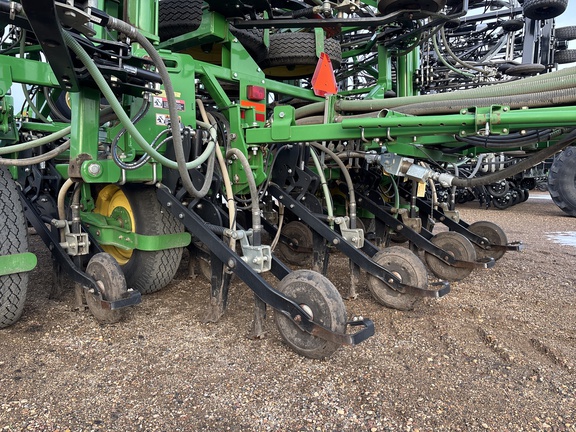 Used 2013 John Deere 1870 Air Drills and Seeders at Horizon Ag & Turf in Lloydminster, AB - Photo8
