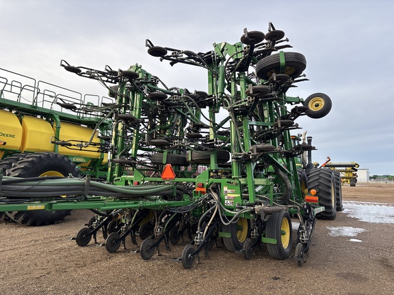 Used 2013 John Deere 1870 Air Drills and Seeders at Horizon Ag & Turf in Lloydminster, AB - Photo9
