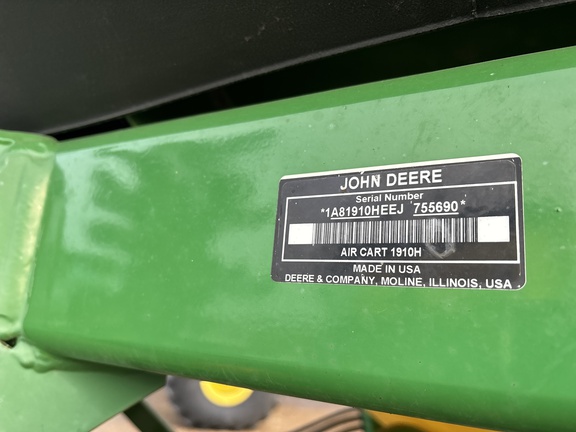 Used 2013 John Deere 1870 Air Drills and Seeders at Horizon Ag & Turf in Lloydminster, AB - Photo15