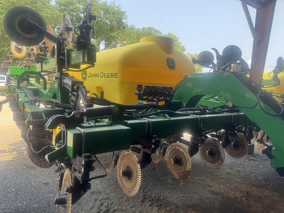 Photo of 2018 John Deere 2510L