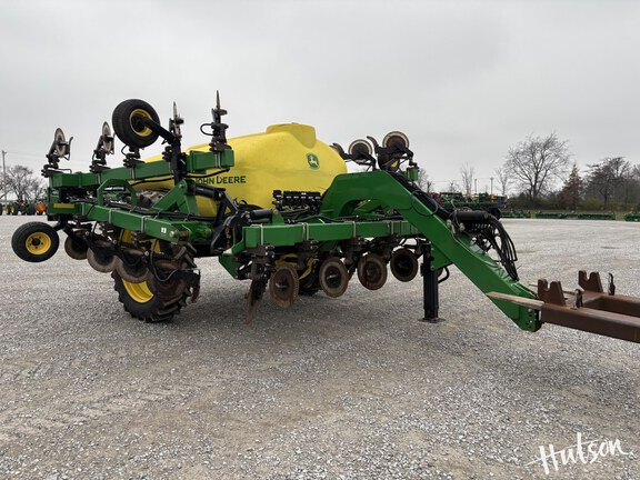 Photo of 2018 John Deere 2510L