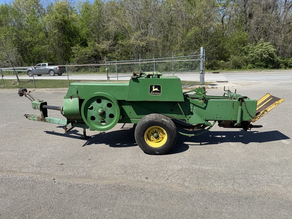 John Deere 337