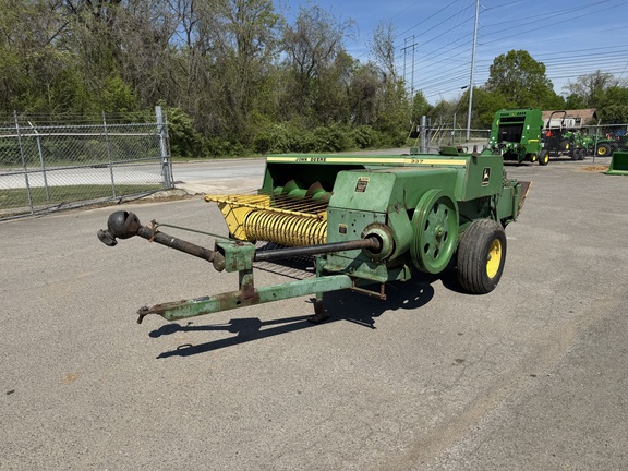 John Deere 337