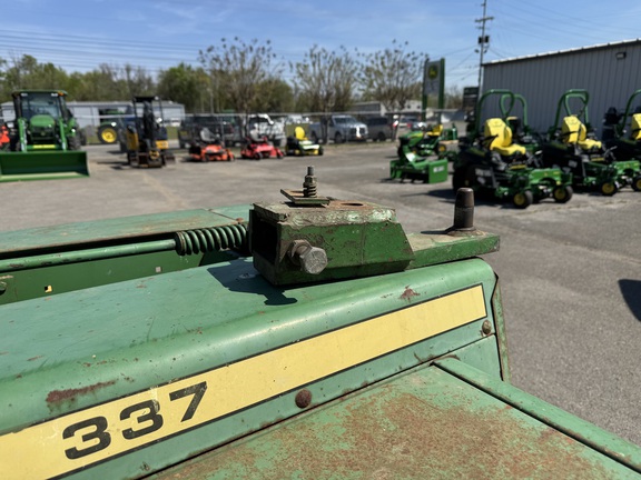 John Deere 337