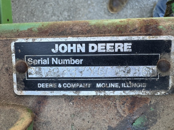 John Deere 337