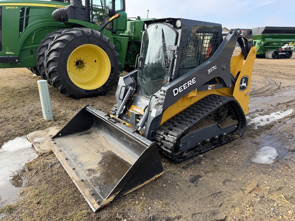 2023 John Deere 317G - Photo7