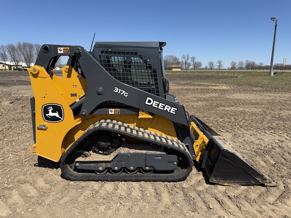2023 John Deere 317G - Photo2