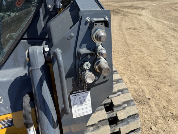 2023 John Deere 317G - Photo18