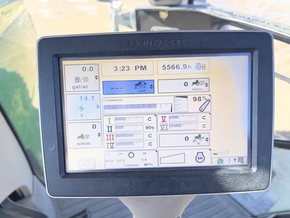 2012 John Deere 8335R - Photo38