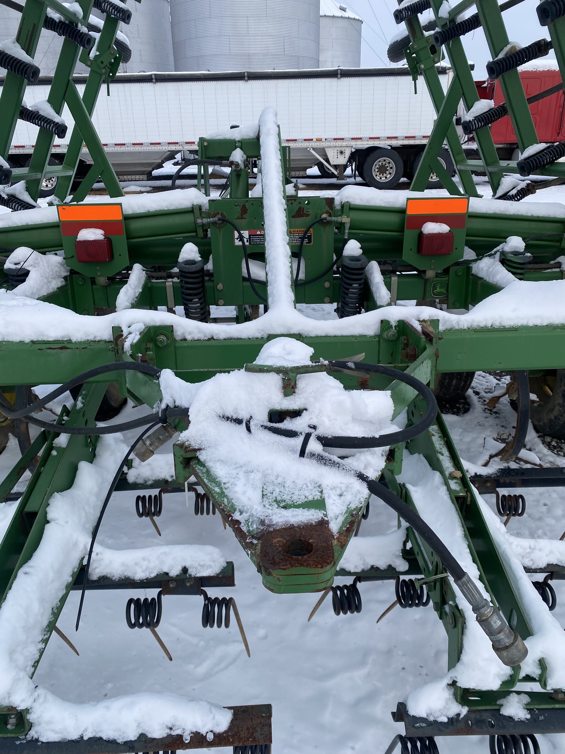 2003 John Deere 980 Image 2