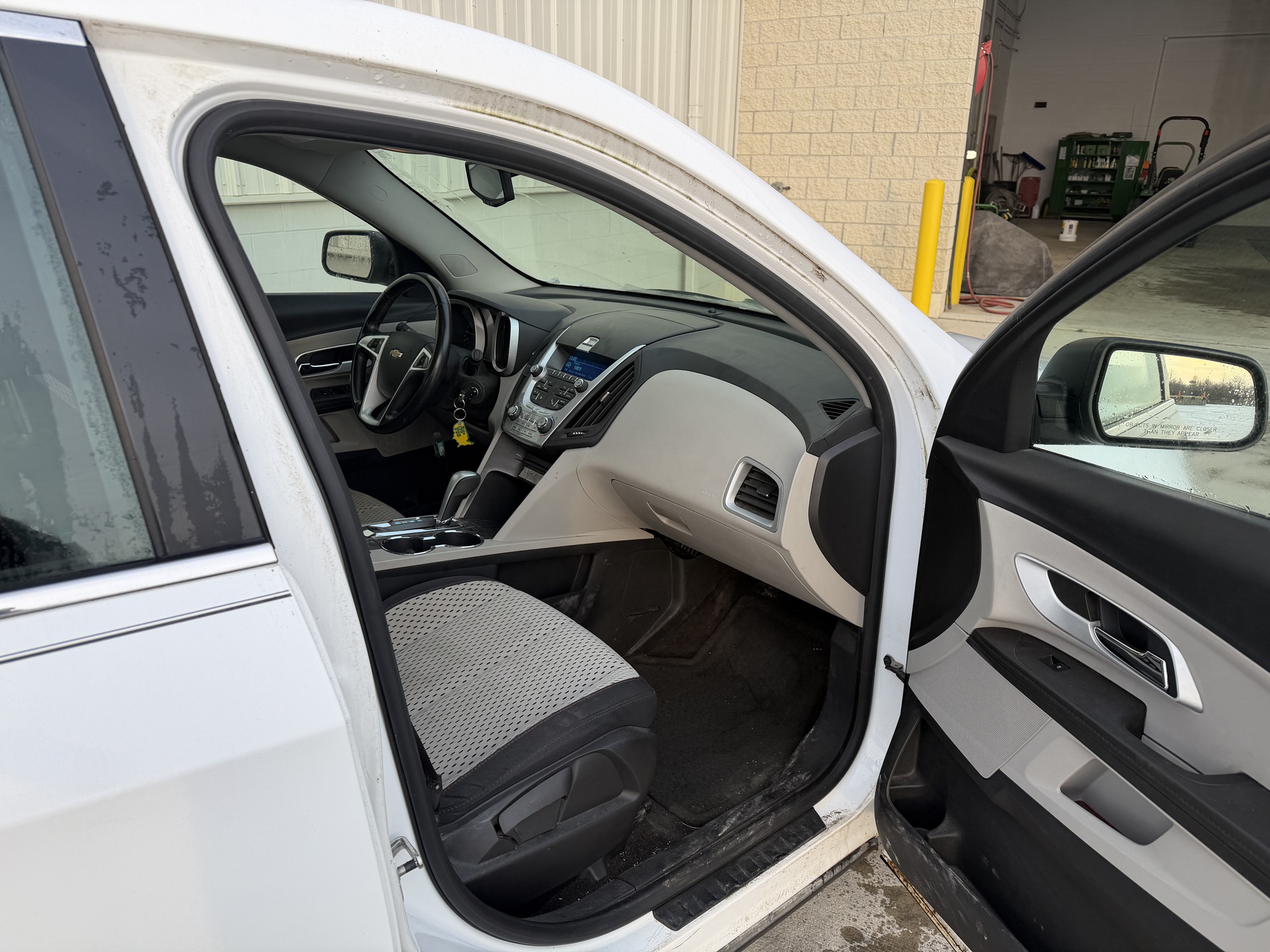 2011 Chevrolet EQUINOX Image 12