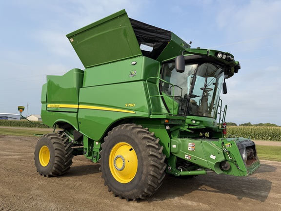  John Deere S780