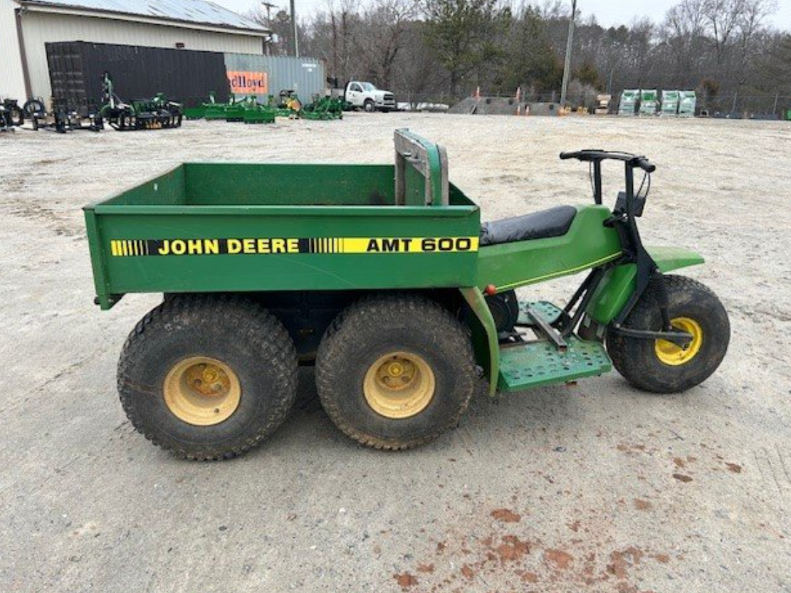 1990 John Deere AMT 600 Image 4