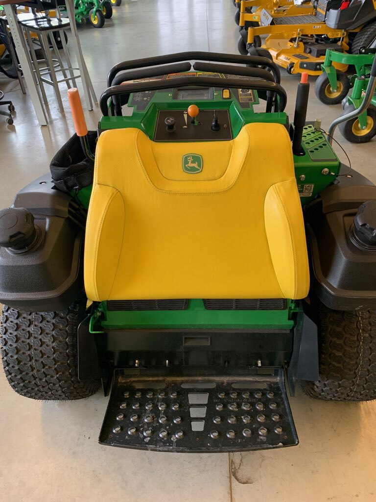 John Deere Q820M Image 7