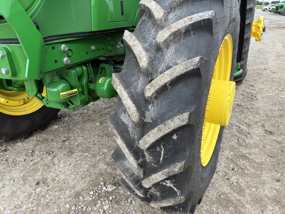 2025 John Deere 6R 165 - Photo11