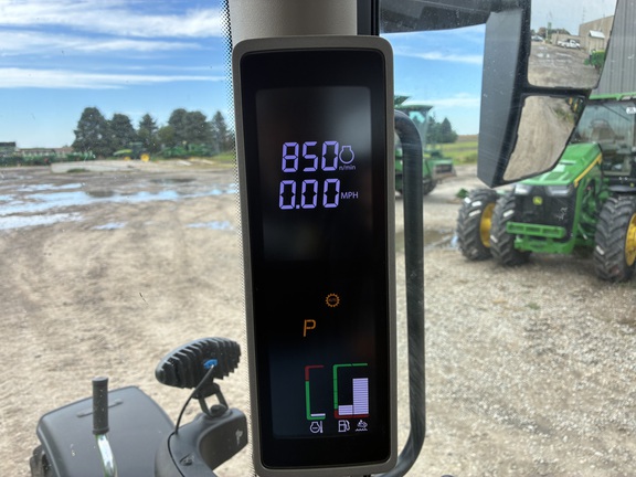 2025 John Deere 6R 165 - Photo32