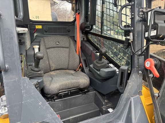 2023 John Deere 331G