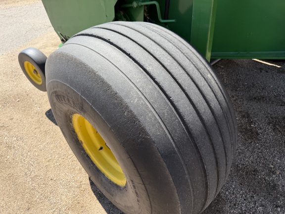 2007 John Deere 568 - Photo14